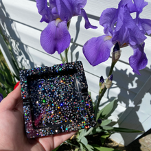 Load image into Gallery viewer, Black w/ Holo Glitter Ashtray△✨