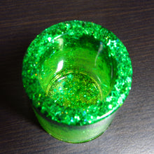 Load image into Gallery viewer, Green Star Glitter Shot Glassđ