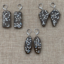 Load image into Gallery viewer, Black Holographic Star Earrings🌟