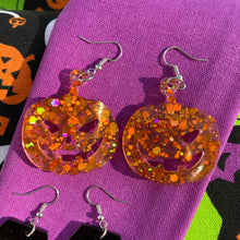 Load image into Gallery viewer, Coffin⚰️or Pumpkin🎃 Resin Earrings