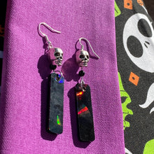 Load image into Gallery viewer, Holo Drop Skull Earrings💀🌈