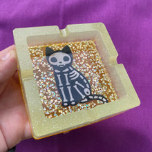 Load image into Gallery viewer, Skeleton Kitty Ashtray🙀☠️