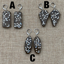 Load image into Gallery viewer, Black Holographic Star Earrings🌟