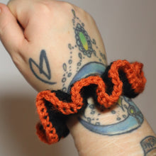 Load image into Gallery viewer, Pumpkin Spice Crochet Scrunchie
