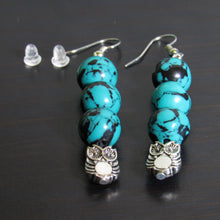 Load image into Gallery viewer, Teal and Black Crackle Owl Earrings🦉
