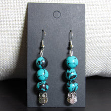 Load image into Gallery viewer, Teal and Black Crackle Owl Earrings🦉
