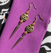 Load image into Gallery viewer, Gold Pumpkin Spike Earrings🎃
