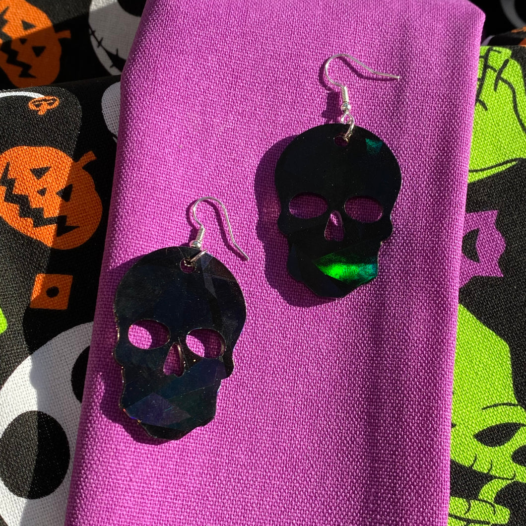 Black Holo Skull Earrings💀🌈