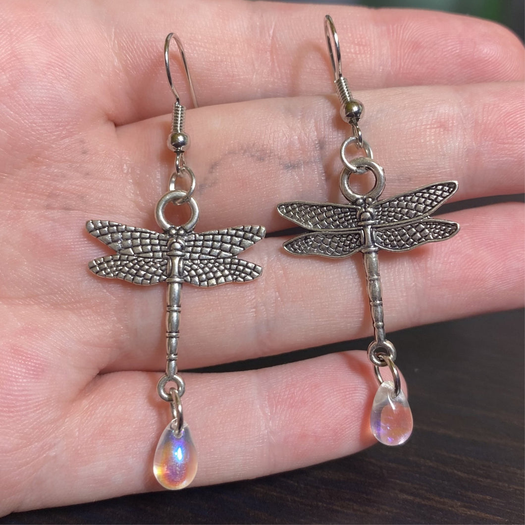 Dragonfly Drop Earrings💧