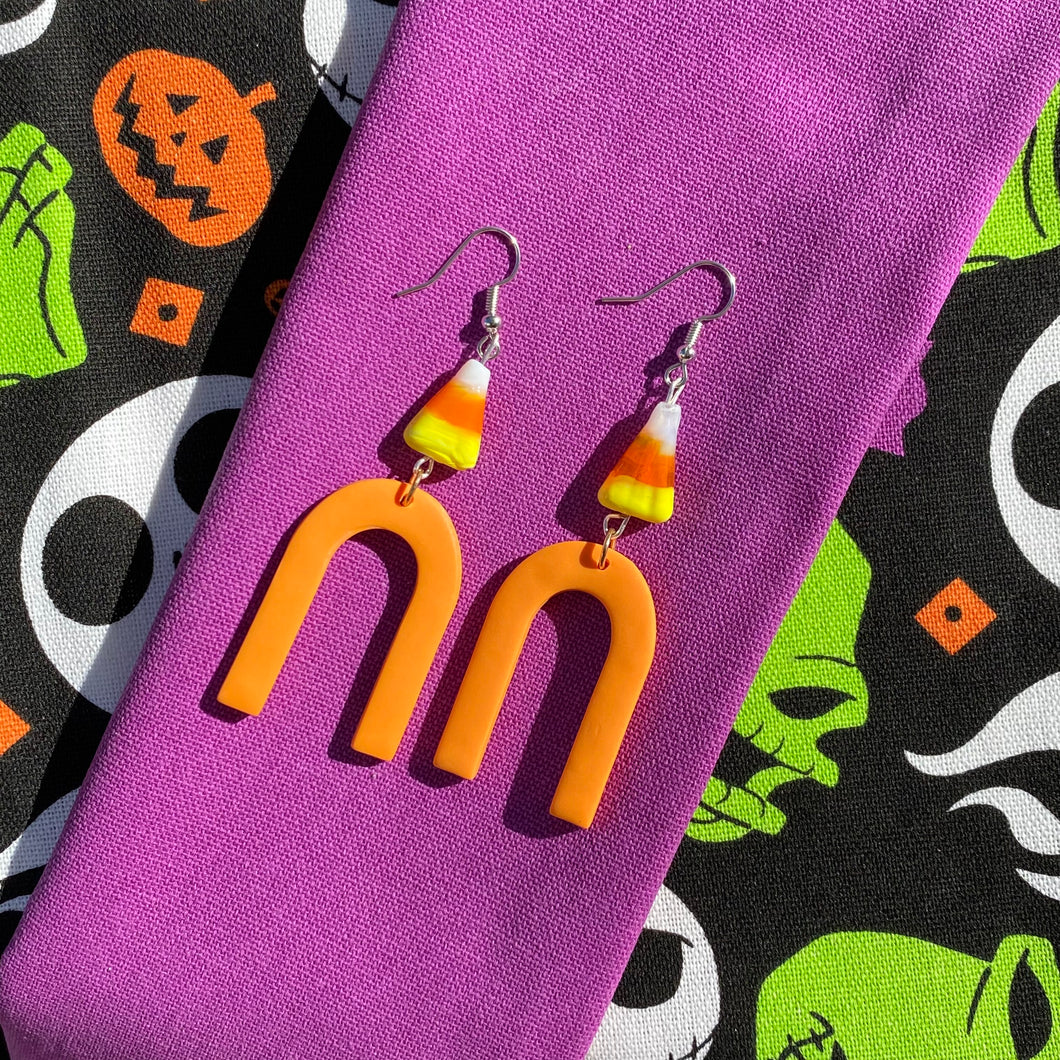 Candy Corn Arch Earrings🧡